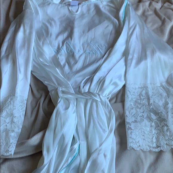 Bride Robe - Picture 5 of 6